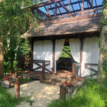 Chateau De Crenille -appartements شقة