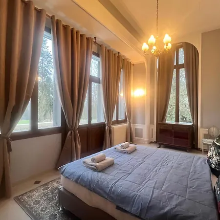 Chateau De Crenille -appartements Chaumes-en-Brie